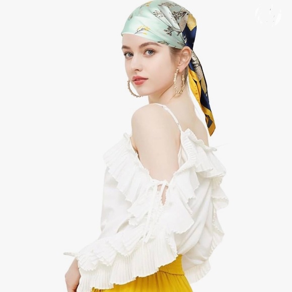 Floral scarf - Picture 2 of 3